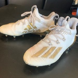 Mens 9 Addias football cleats